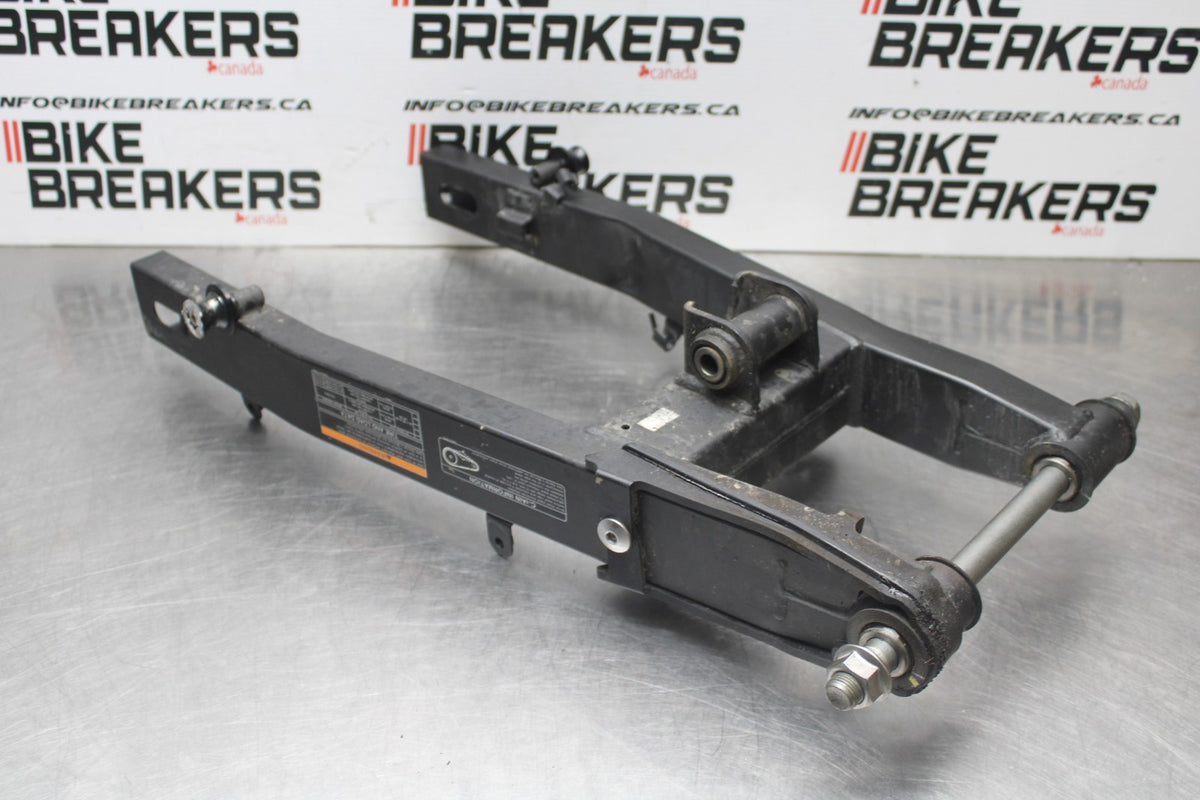 18-26 KAWASAKI Z400 REAR SWINGARM BACK SUSPENSION SWING ARM BB852