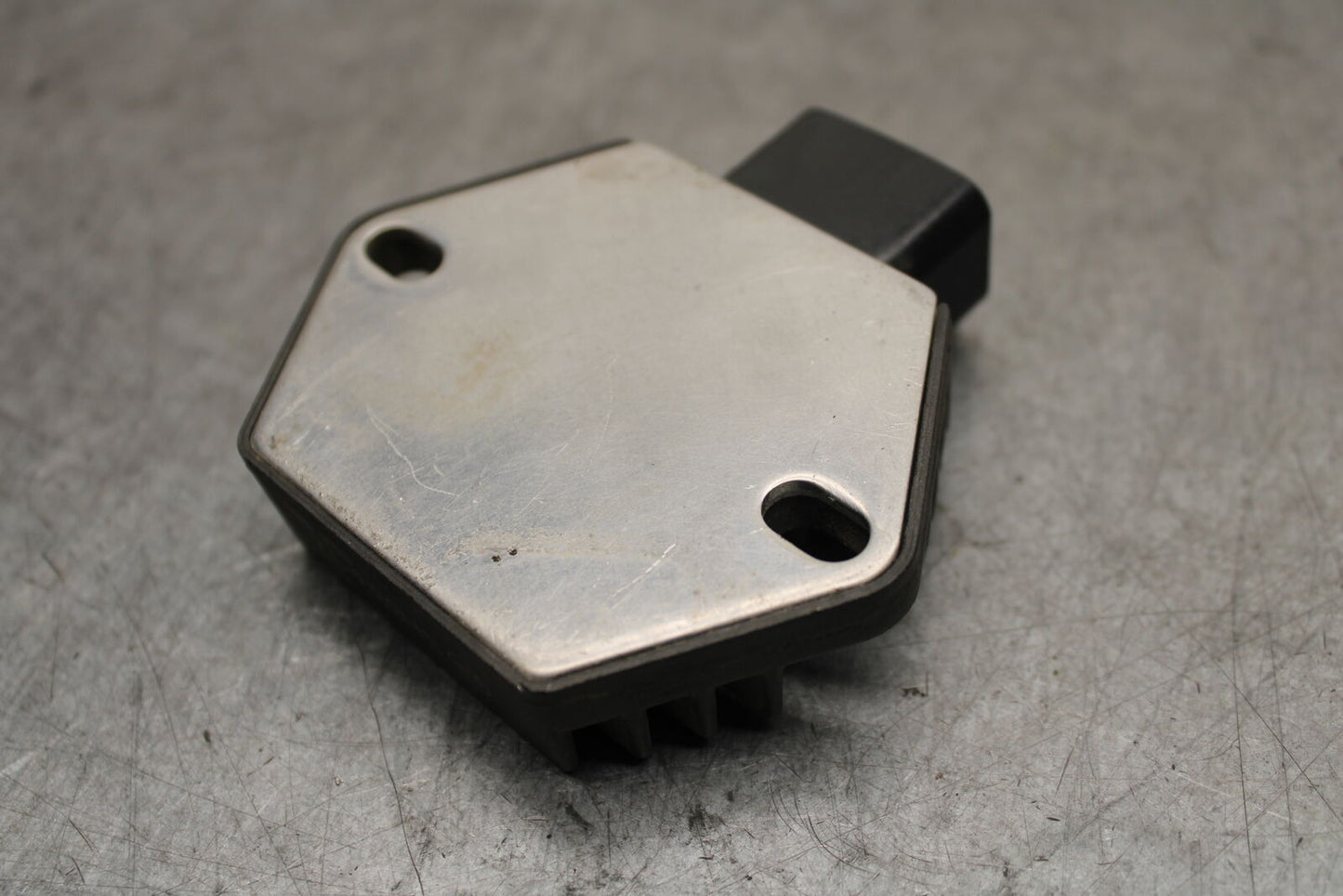 04-06 HONDA SHADOW 750 VT750C RECTIFIER VOLTAGE REGULATOR BB352