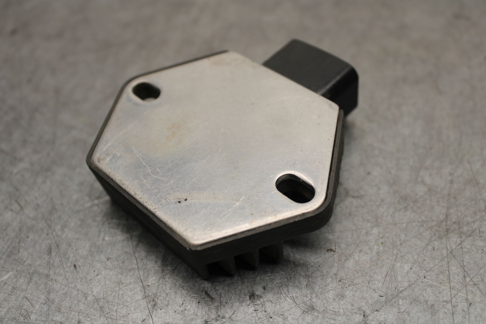 04-06 HONDA SHADOW 750 VT750C RECTIFIER VOLTAGE REGULATOR BB352