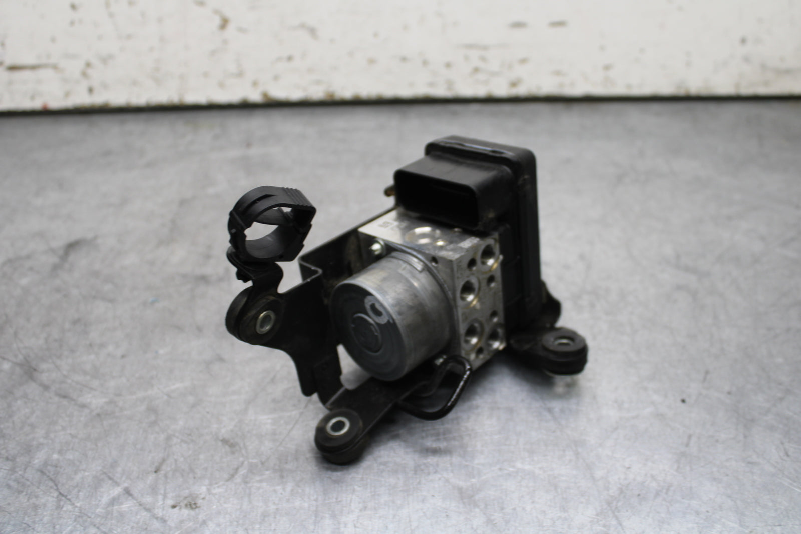 13-17 KAWASAKI NINJA ZX6R ZX636E ABS PUMP UNIT MODULE BB735