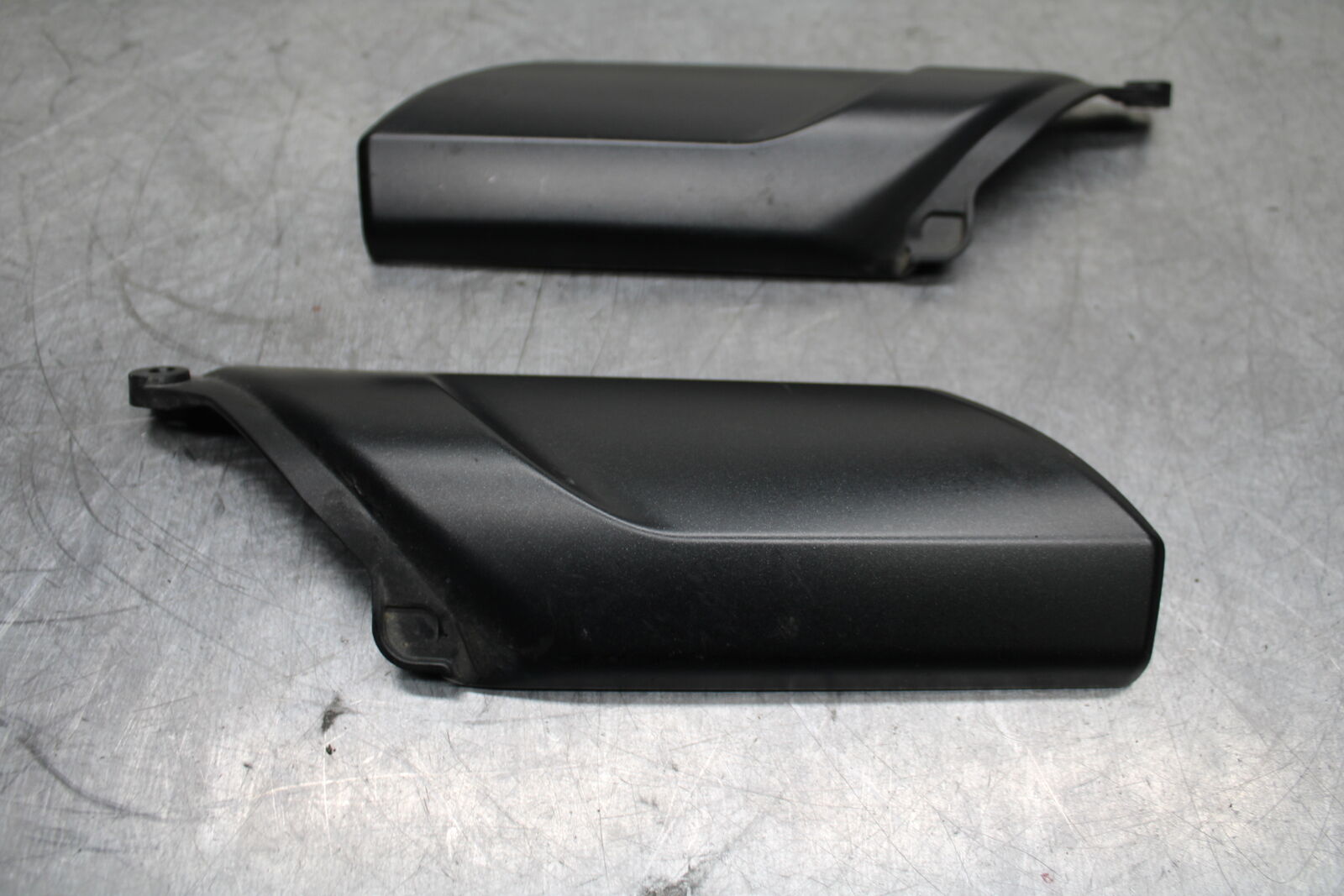 12-17 KAWASAKI ER-6N Z650 FRONT FORK GUARD COVER SET PAIR BB709