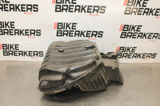 24-25 KAWASAKI NINJA ZX6R AIRBOX AIR INTAKE FILTER BOX BB939
