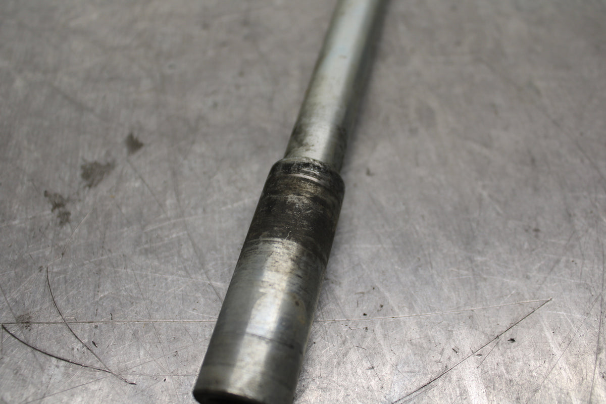 03 SUZUKI SV650S FRONT WHEEL RIM AXLE PIVOT BOLT BB130