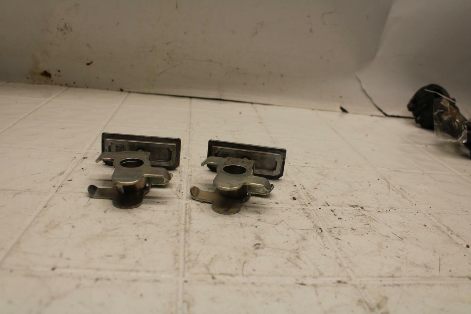 03-07 SUZUKI SV650 ABS SWINGARM CHAIN TENSIONER ADJUSTMENT BRACKETS BB22 