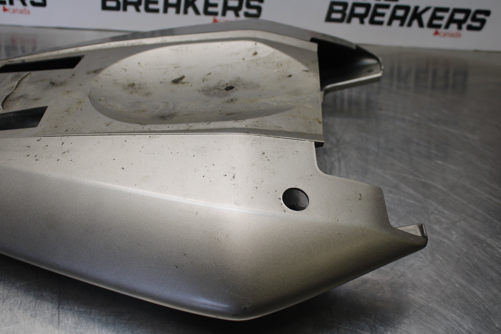 04-05 KAWASAKI NINJA ZX10R REAR BACK TAIL FAIRING COWL SHROUD BB163