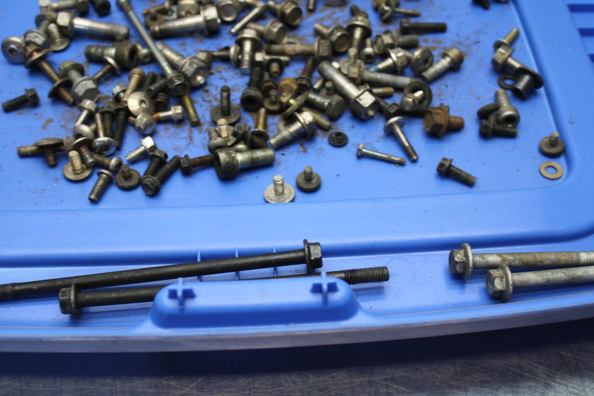 05 TRIUMPH ROCKET III MOUNTING BOLTS HARDWARE MOTOR SCREWS BB186