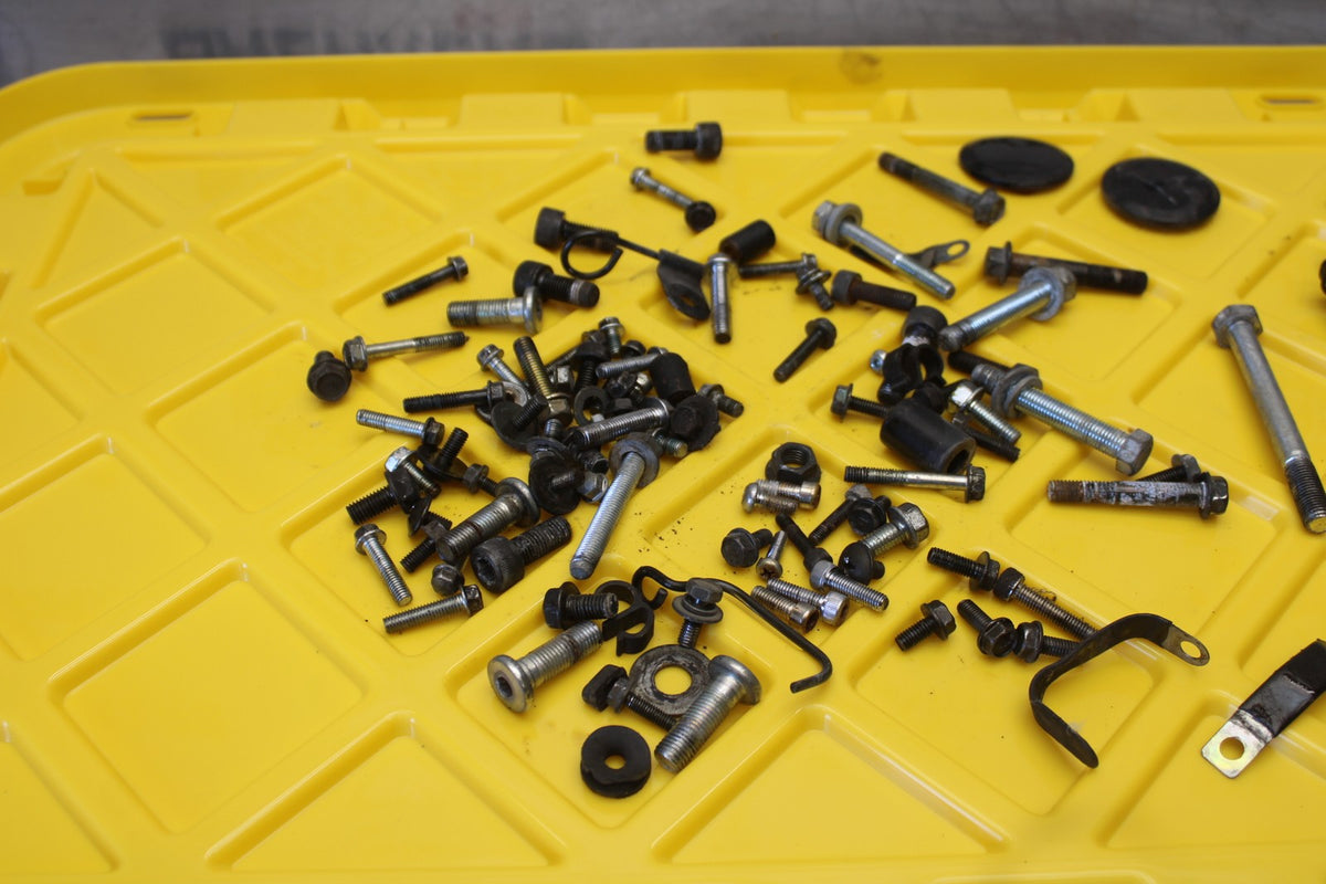 02 KAWASAKI VULCAN 800 VN800B CLASSIC MOUNTING BOLTS HARDWARE BB862