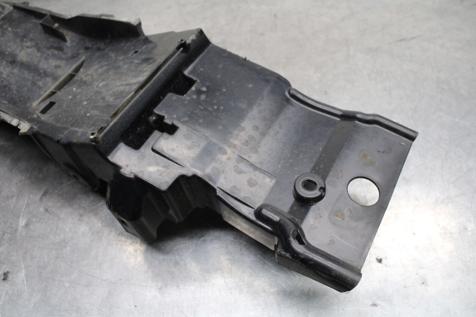 15-16 HONDA CB300F REAR BACK TAIL UNDERTAIL BATTERY TRAY PLASTIC BB740
