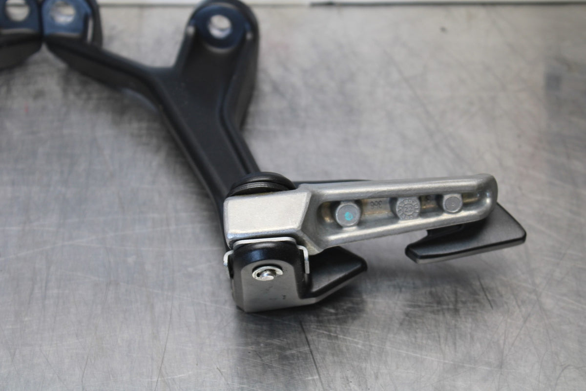 18-23 KAWASAKI NINJA 400 EX400 ABS REAR BACK PASSENGER PEG SET PAIR BB192