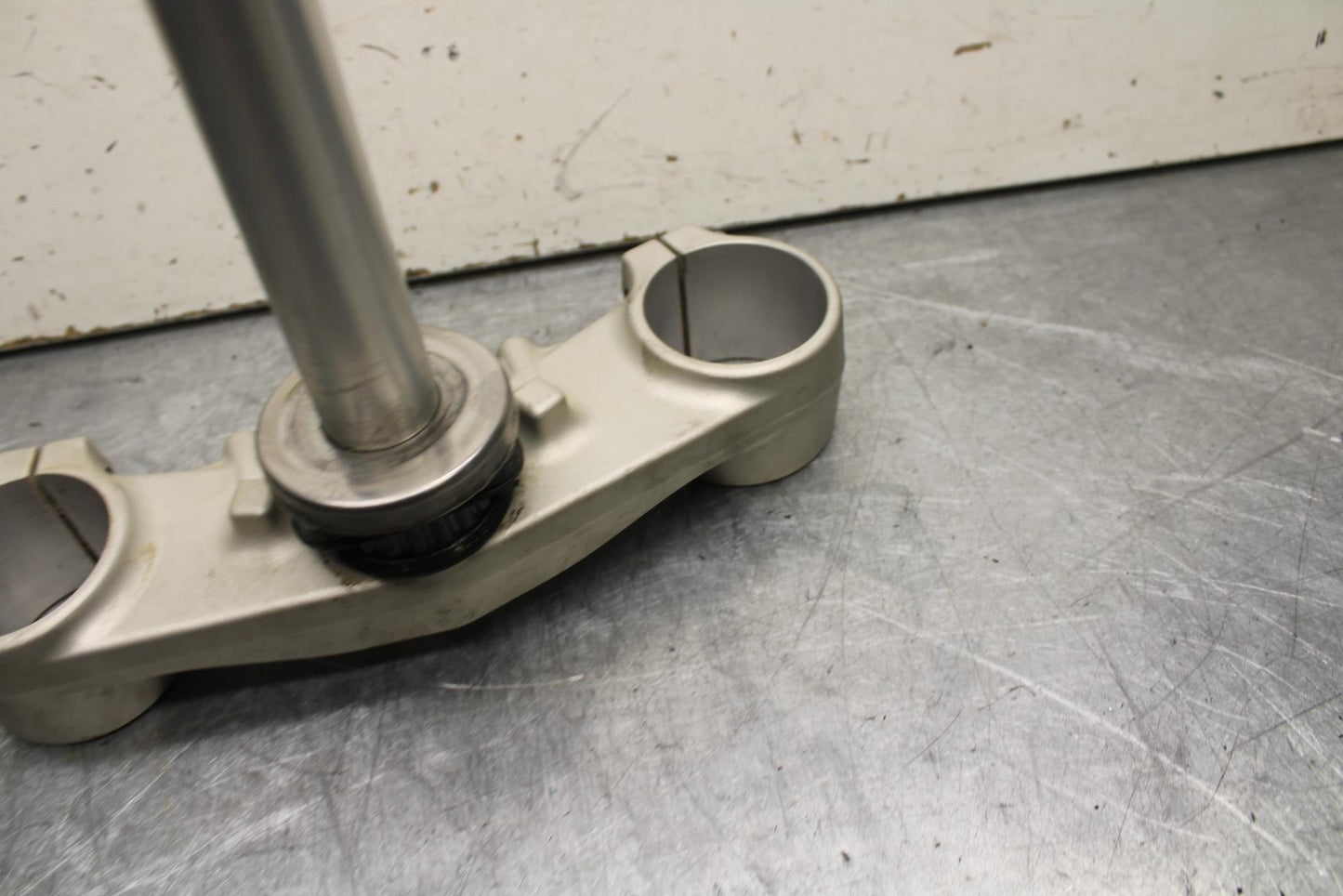 16-18 KTM 690 DUKE FRONT FORKS CLAMP LOWER TRIPLE TREE STEM BB631