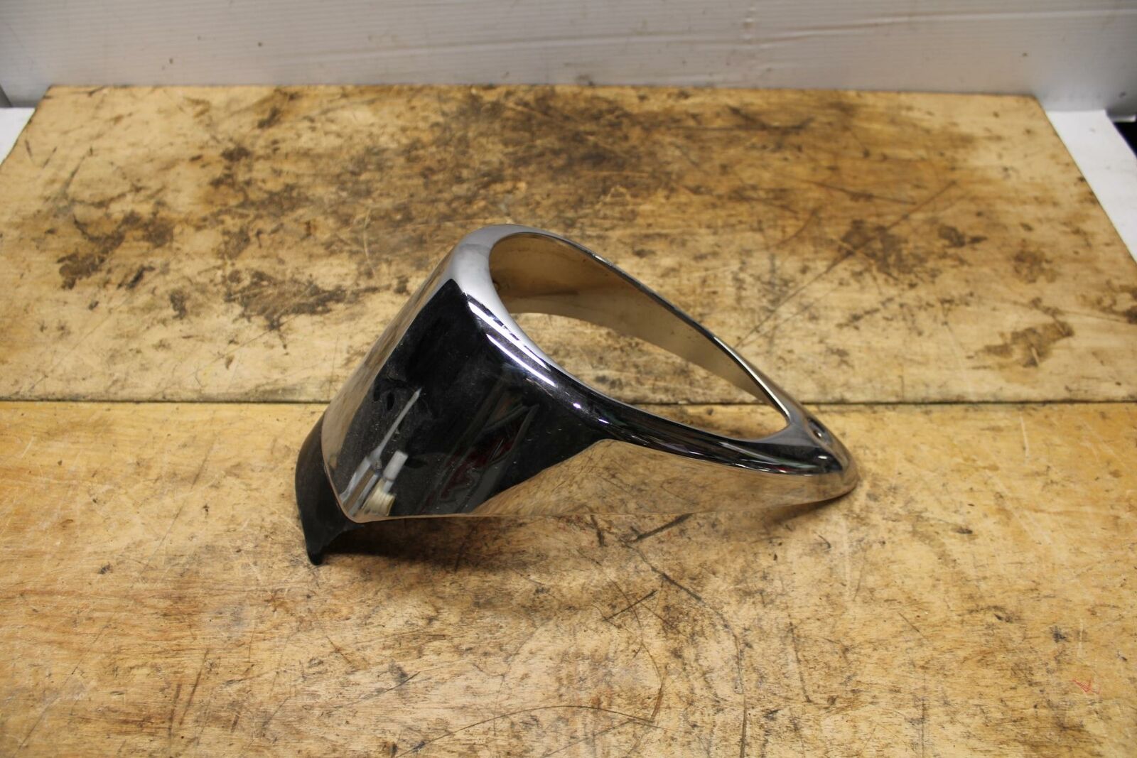 05-08 KAWASAKI VULCAN 1500 VN1500N CLASSIC HEADLIGHT HEAD LIGHT LAMP TRIM BB343 