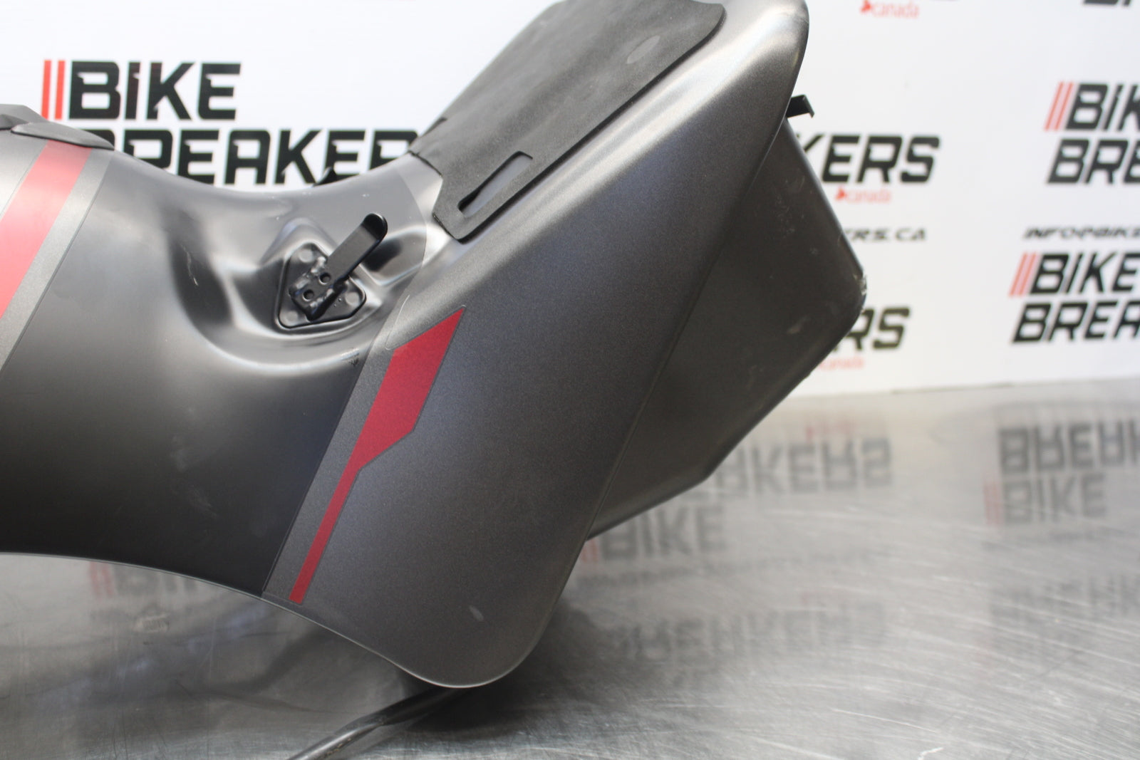 23-24 KAWASAKI NINJA ZX14R GAS TANK FUEL CELL PETROL RESERVOIR BB169