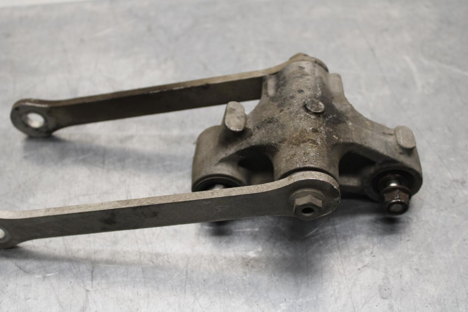 2011 Kawasaki Ninja ZX6R ZX600R REAR DOGBONE SHOCK LINKAGE LINK 39007-0006 BB587