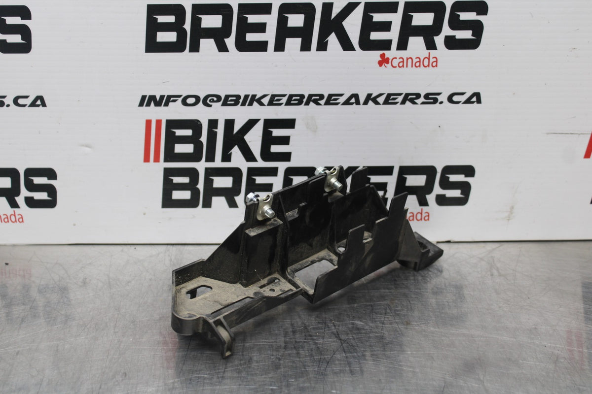 14-17 YAMAHA FZ07 ECU ECM CDI MOUNT BRACKET BB766