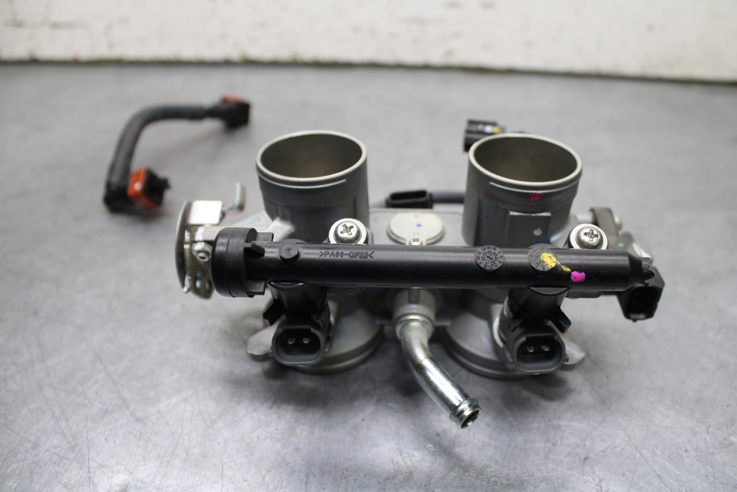 24 KAWASAKI NINJA 500 ABS MAIN FUEL INJECTORS / THROTTLE BODIES BB730