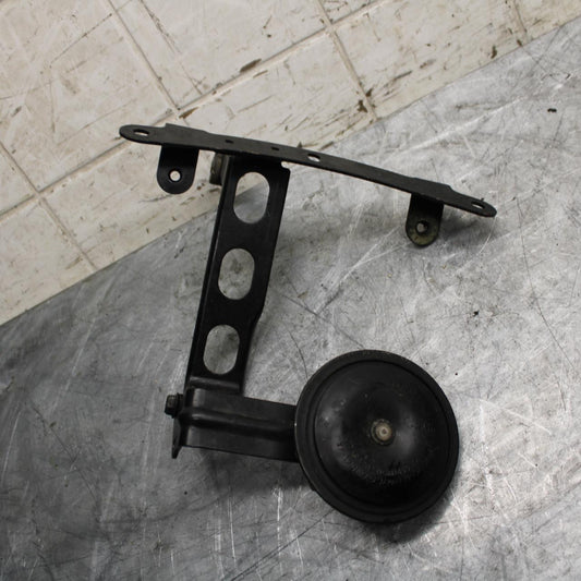 2007 Suzuki GSXR1000 OIL COOLER MOUNTING BRACKET MOUNT SUPPORT BB44
