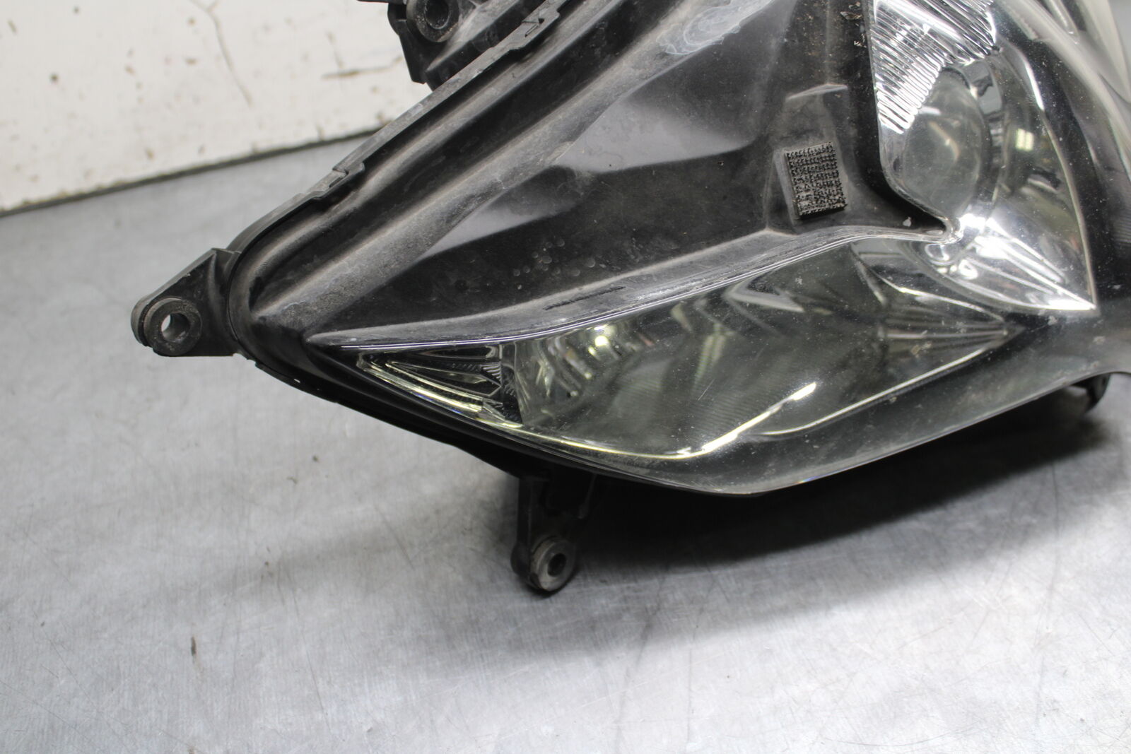 08-09 SUZUKI GSXR600 FRONT HEADLIGHT HEAD LIGHT LAMP BB728