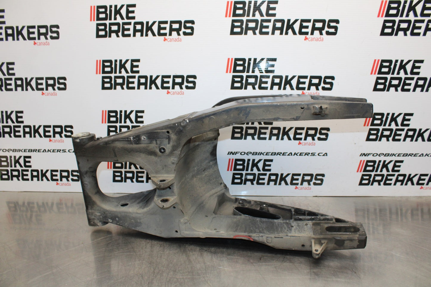 06-07 SUZUKI GSXR 600 REAR SWINGARM BACK SUSPENSION SWING ARM BB178