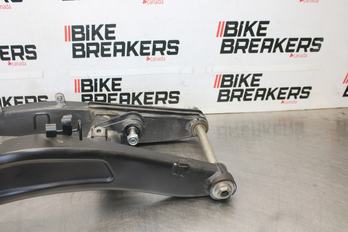 23 KAWASAKI NINJA 650 EX650 REAR SWINGARM BACK SUSPENSION SWING ARM BB920