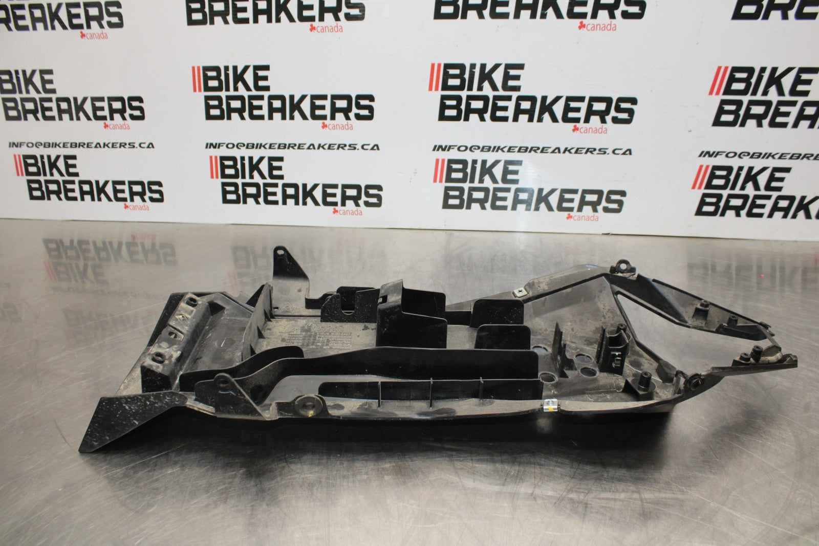 18-23 KAWASAKI NINJA 400 EX400 ABS REAR BACK TAIL UNDERTAIL FAIRING BB177