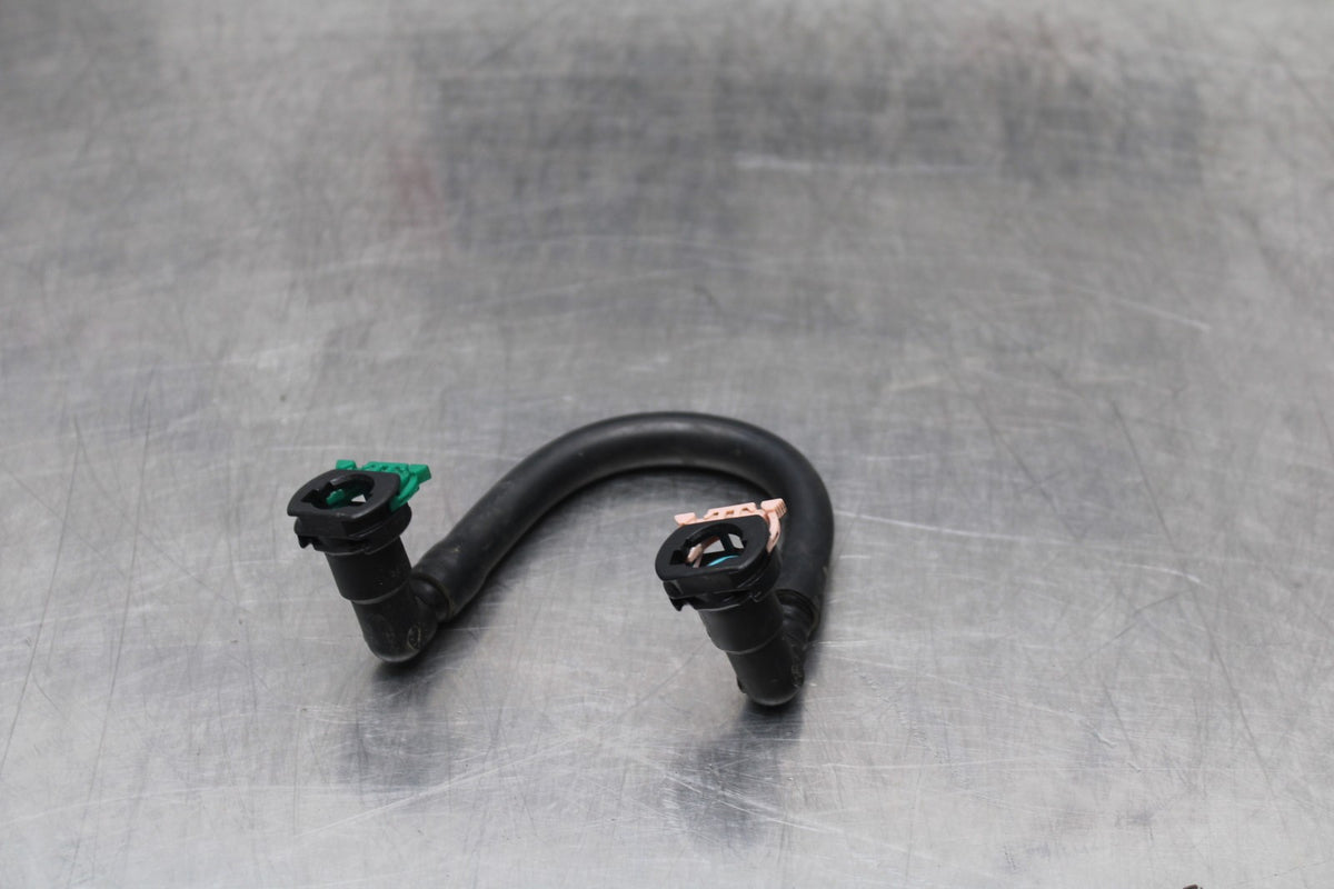 11-22 SUZUKI GSXR 600  FUEL HOSE GAS LINE TUBE PIPE BB193