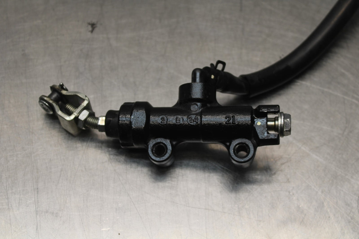 18-26 KAWASAKI Z400 REAR BACK BRAKE MASTER CYLINDER W RESERVOIR BB852