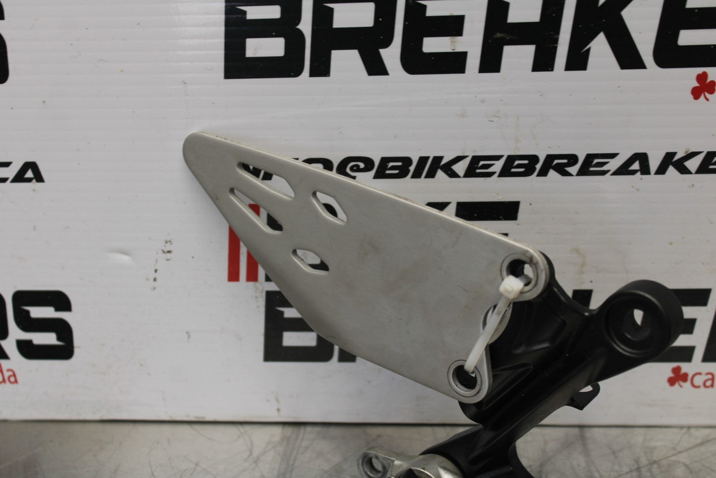 21-23 KAWASAKI NINJA ZX6R RIGHT REARSET REAR SET DRIVER FOOT PEG REST STOP BB179