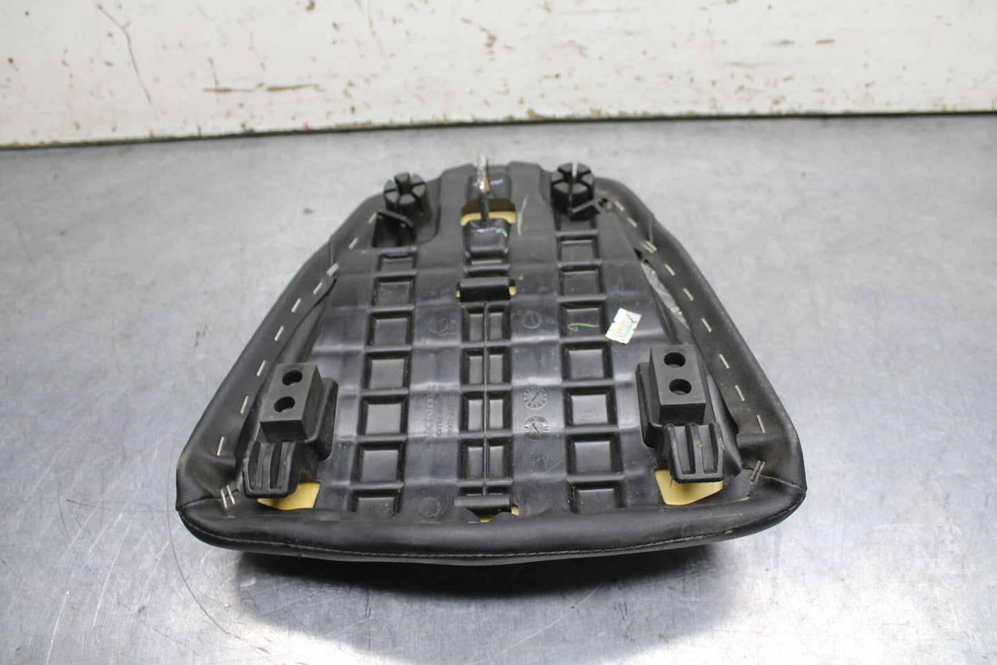 15-16 HONDA CB300F REAR BACK PASSENGER TANDEM SEAT PAD SADDLE PILLION BB740