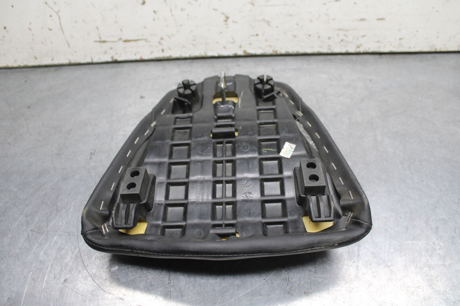 15-16 HONDA CB300F REAR BACK PASSENGER TANDEM SEAT PAD SADDLE PILLION BB740
