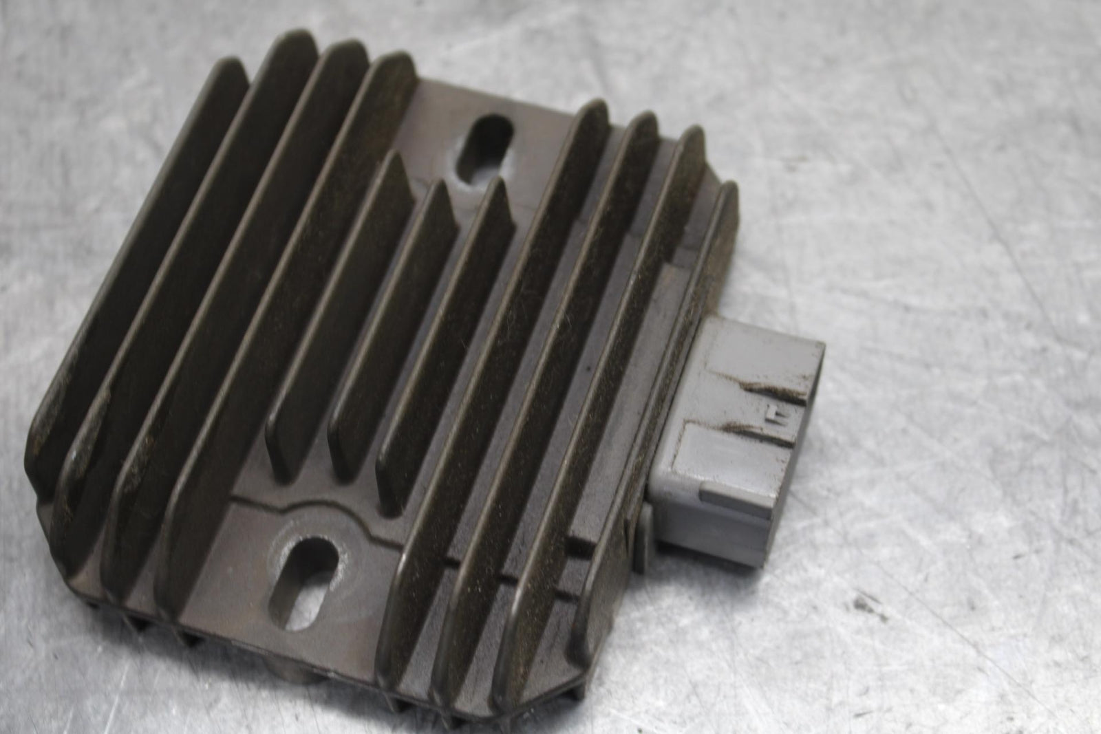 15-16 KAWASAKI EX300 RECTIFIER VOLTAGE REGULATOR BB635