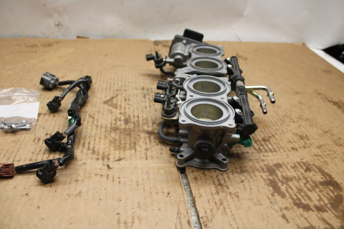 20-22 KAWASAKI Z H2 MAIN FUEL INJECTORS / THROTTLE BODIES BB382