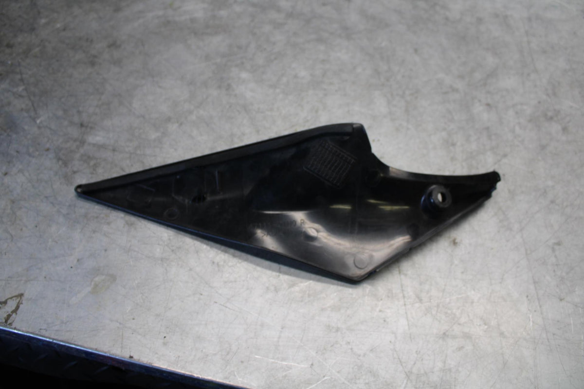 06-07 SUZUKI GSXR600 RIGHT GAS TANK FUEL CELL PANEL COVER TRIM COWL  BB543