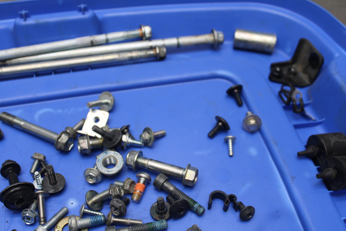 17-24 SUZUKI SV650 BOLTS HARDWARE MOTOR SCREWS BB829
