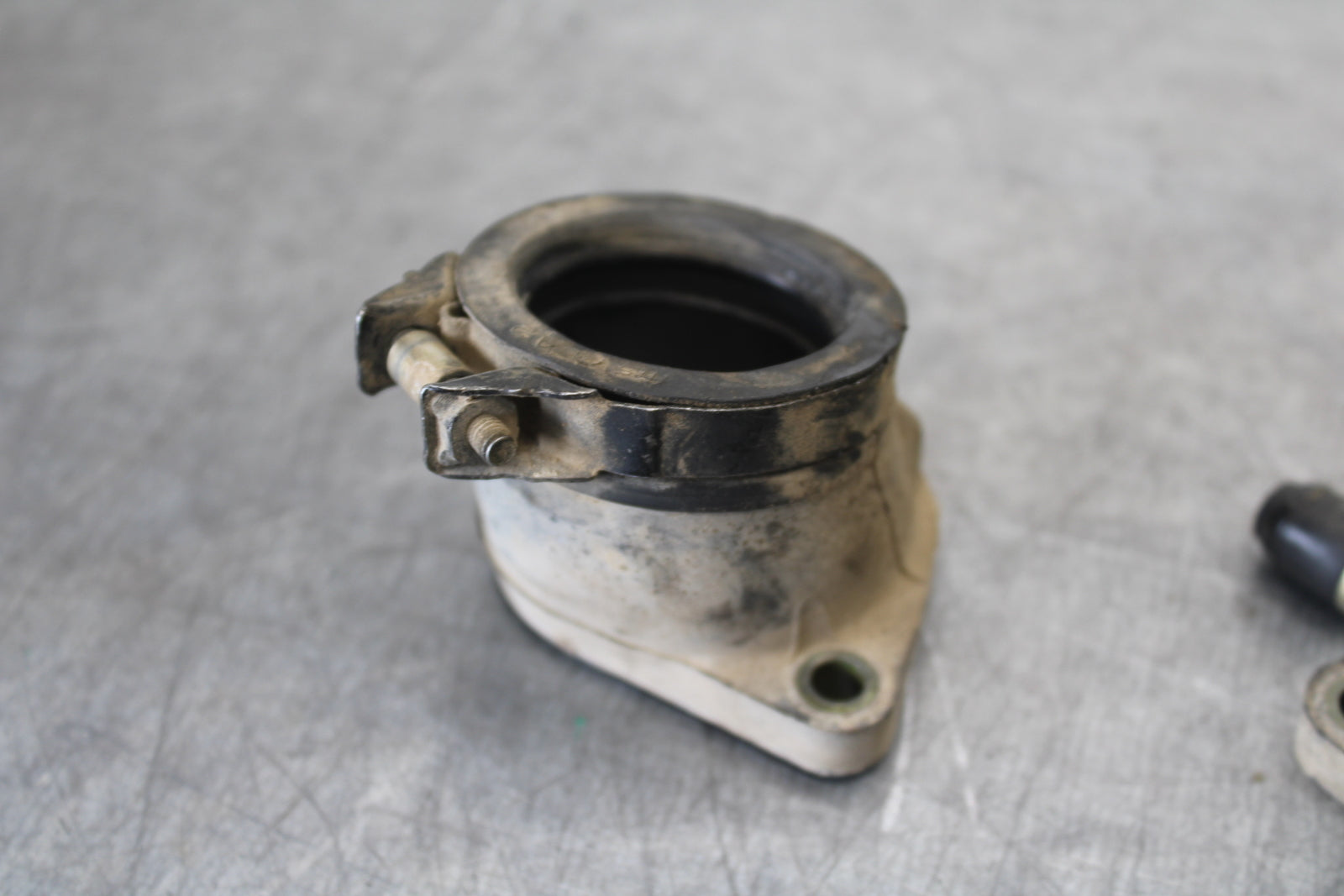 01-05 YAMAHA RAPTOR 660R AIR INTAKE BOOTS  BB695
