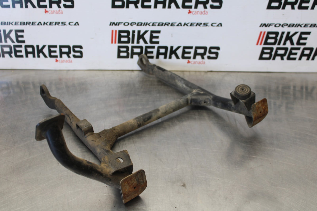 15 TRIUMPH TIGER 800 CENTER MAIN STAND BB873