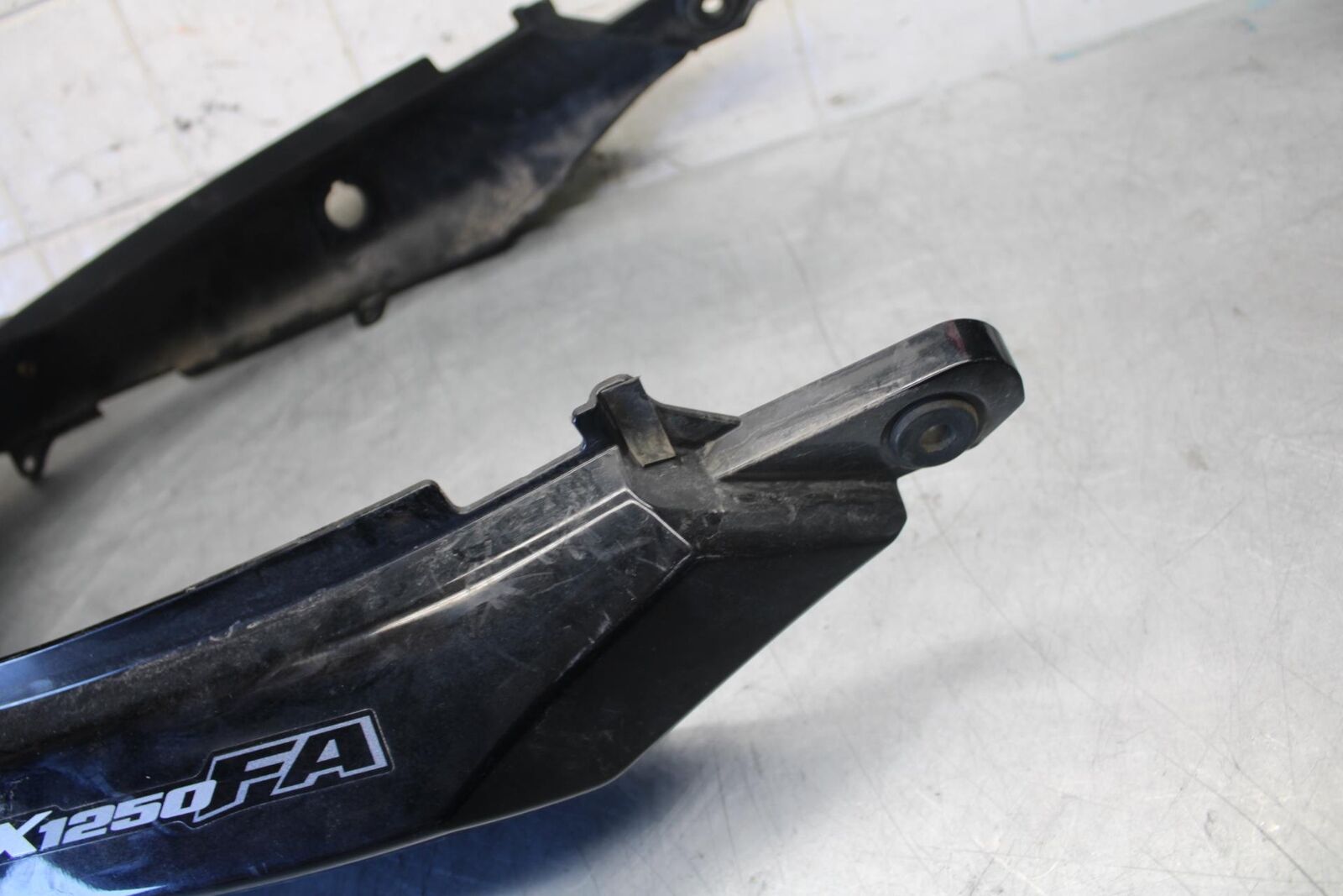 2016 Suzuki Bandit 1250S GSF1250SA ABS REAR BACK TAIL FAIRING COWL SHROUD BB509