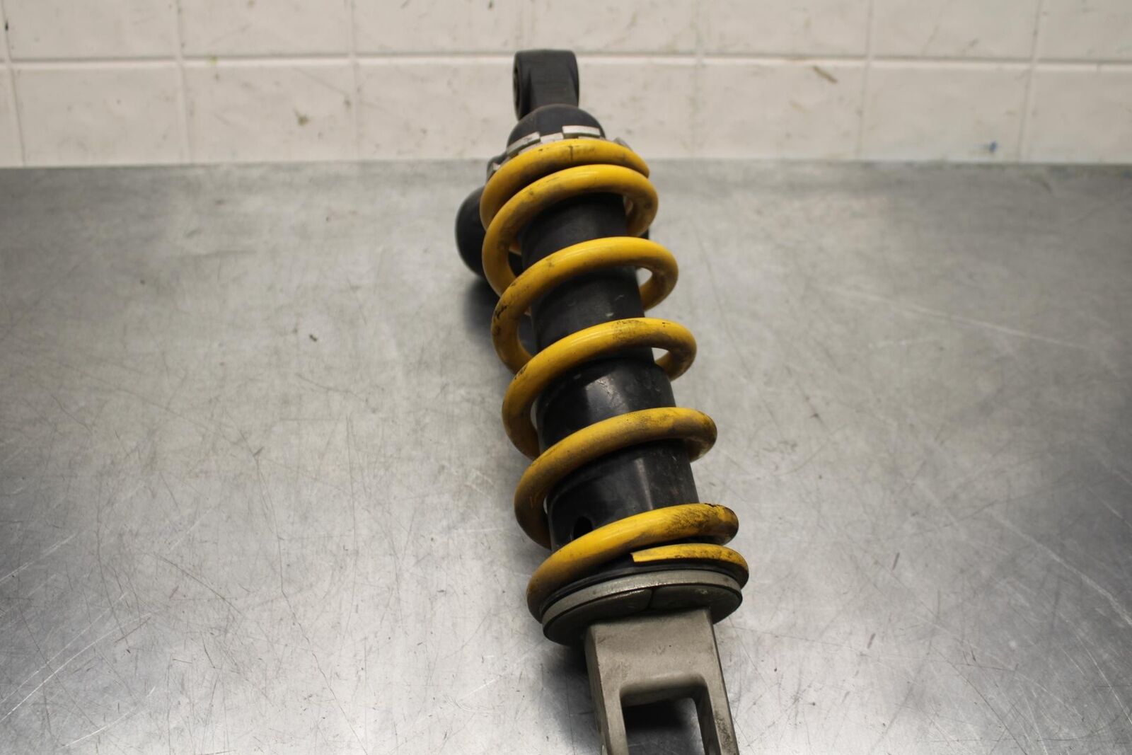 2008 Suzuki GSXR600 REAR BACK SHOCK ABSORBER SUSPENSION 62100-37H00-163 BB593