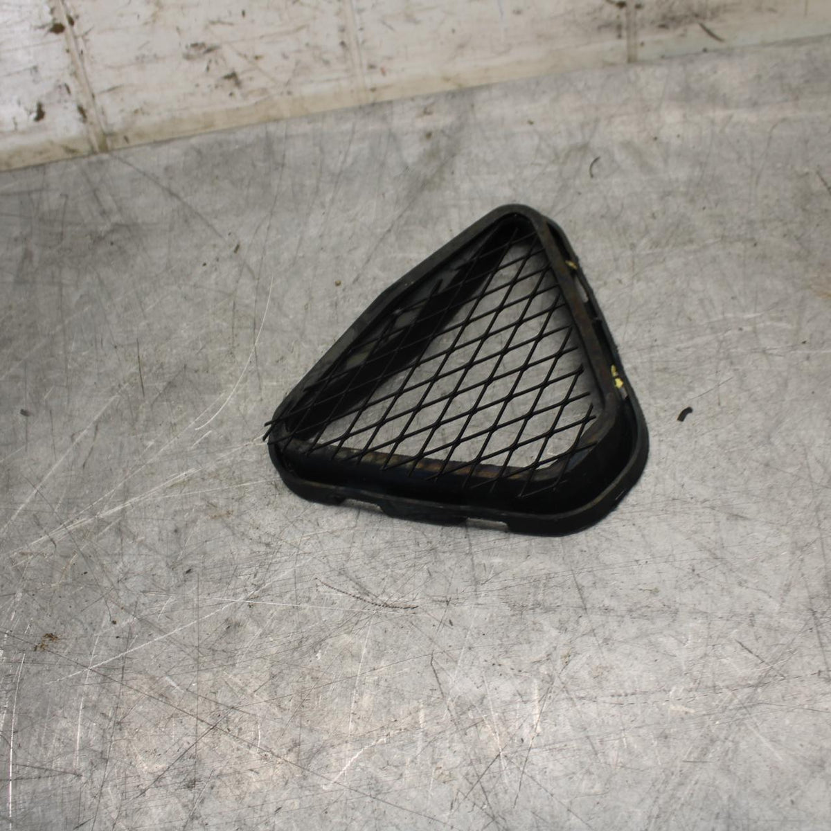 19-20 KAWASAKI NINJA ZX6R AIR INTAKE GRILL BB517