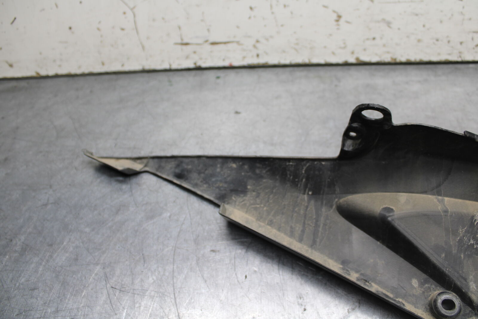 05-06 HONDA CBR600RR LEFT FRONT SIDE SEAT SADDLE PANEL TRIM COWL FAIRING BB739