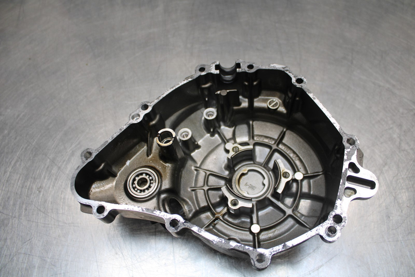 14-17 YAMAHA FZ07 STATOR MAGNETO ALTERNATOR GENERATOR COVER BB766