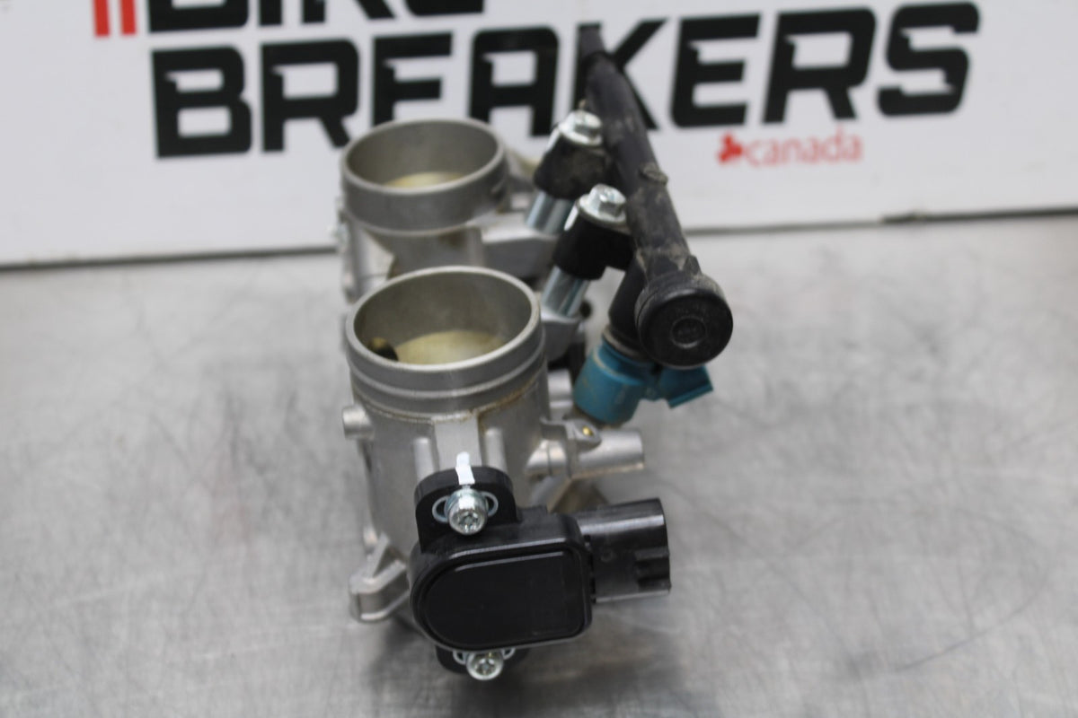 22-25 YAMAHA YZF R7 MAIN FUEL INJECTORS / THROTTLE BODIES  BB176