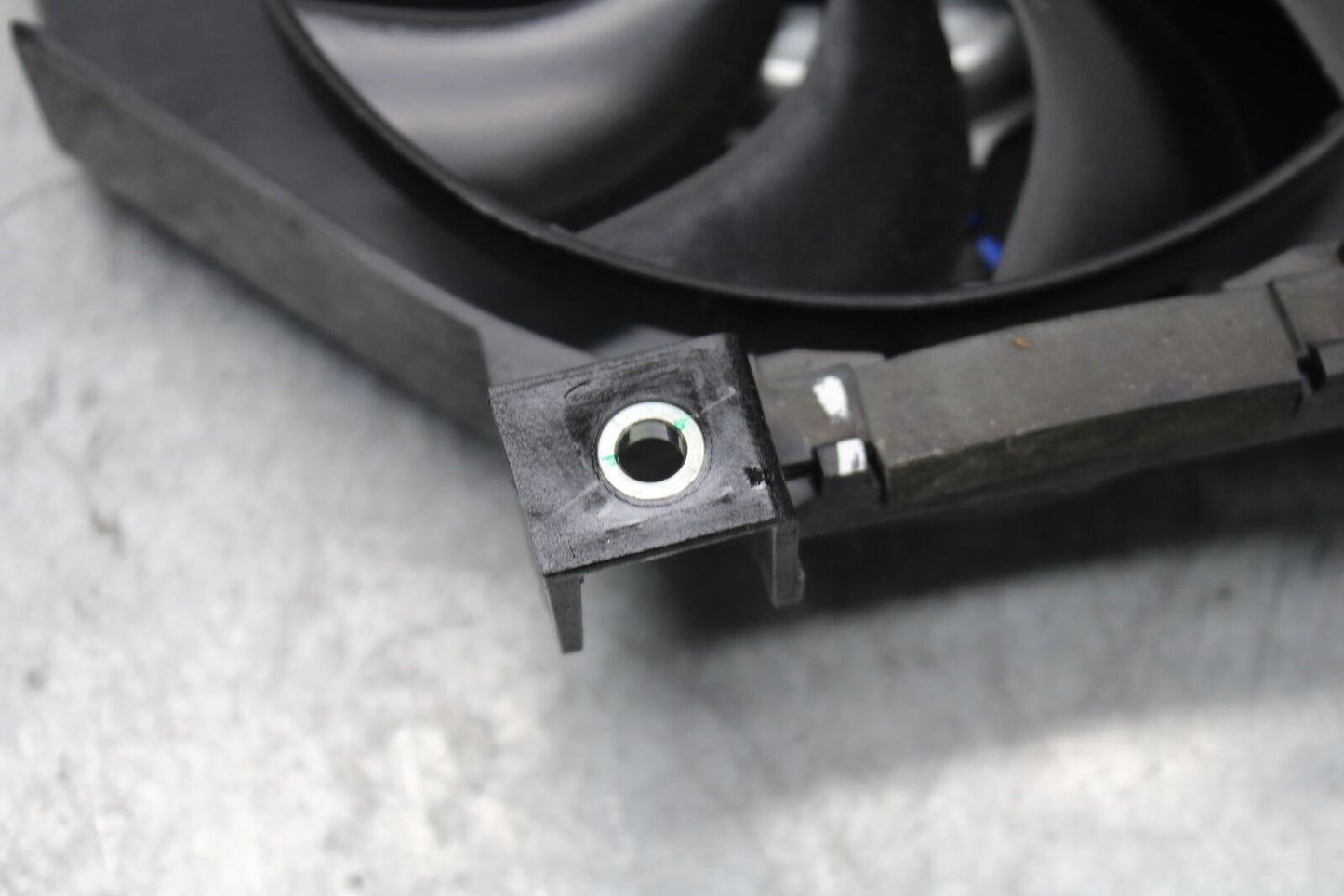 18-23 KAWASAKI NINJA 400 ENGINE RADIATOR COOLING FAN BB660