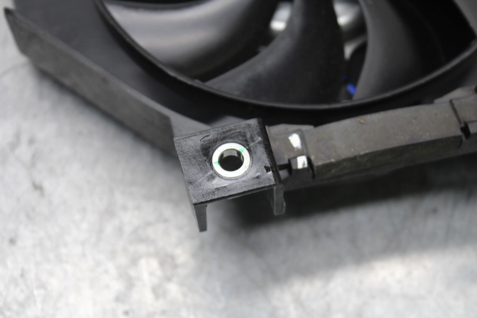 18-23 KAWASAKI NINJA 400 ENGINE RADIATOR COOLING FAN BB660