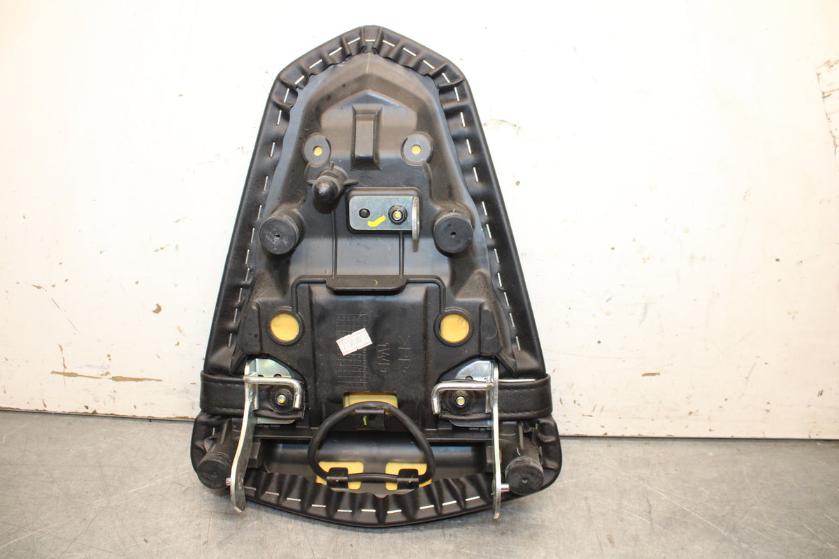 15-17 YAMAHA YZF R3 REAR BACK PASSENGER TANDEM SEAT PAD SADDLE PILLION BB651