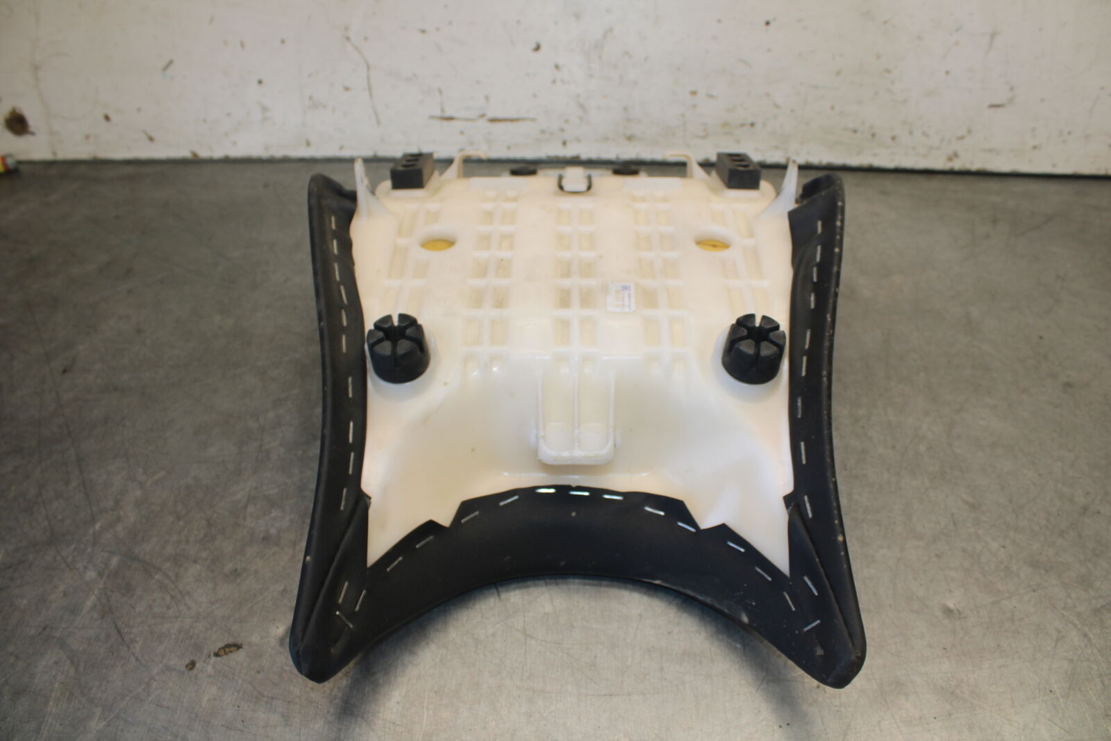 13-15 HONDA CBR500R FRONT DRIVERS SEAT PAD SADDLE PILLION 77100-MGZ-J01 BB704