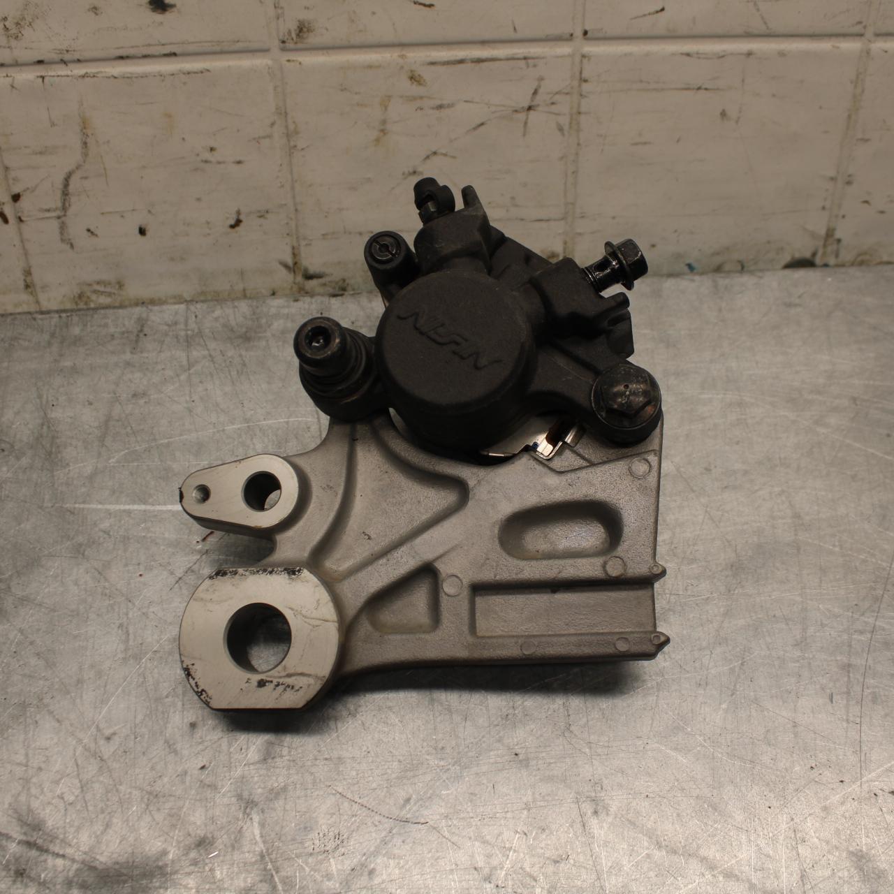 18-20 YAMAHA MT-07  MT-07 ABS REAR BACK BRAKE CALIPER W MOUNT BRACKET  BB454