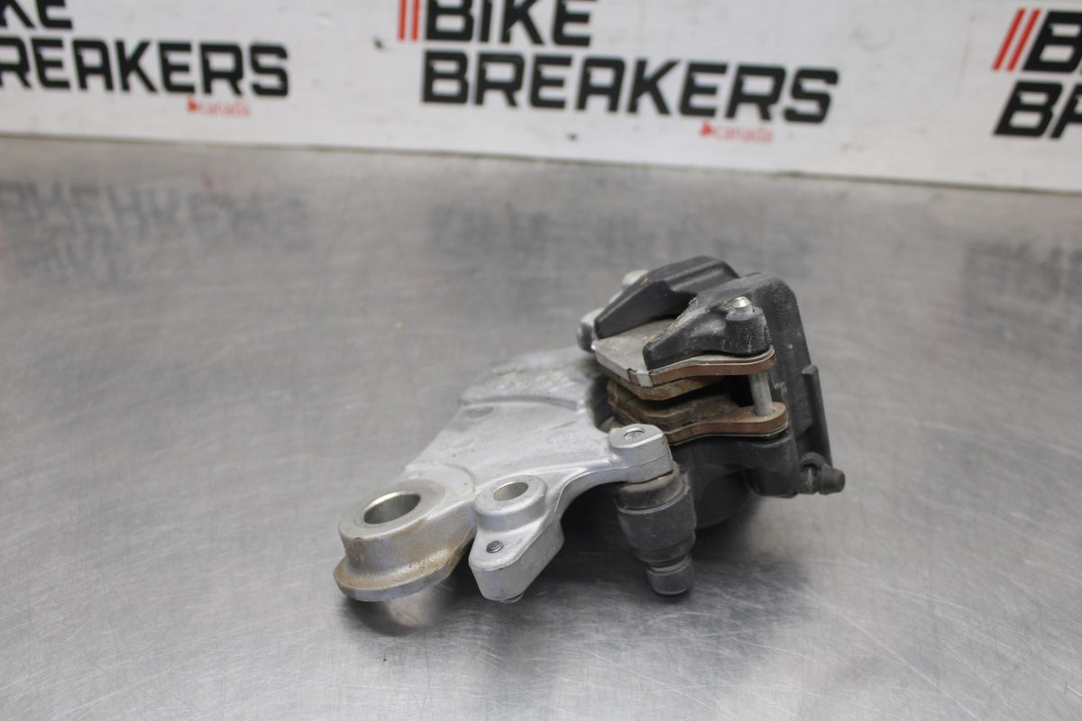 22-25 YAMAHA YZF R7 REAR BACK BRAKE CALIPER W MOUNT BRACKET BB940