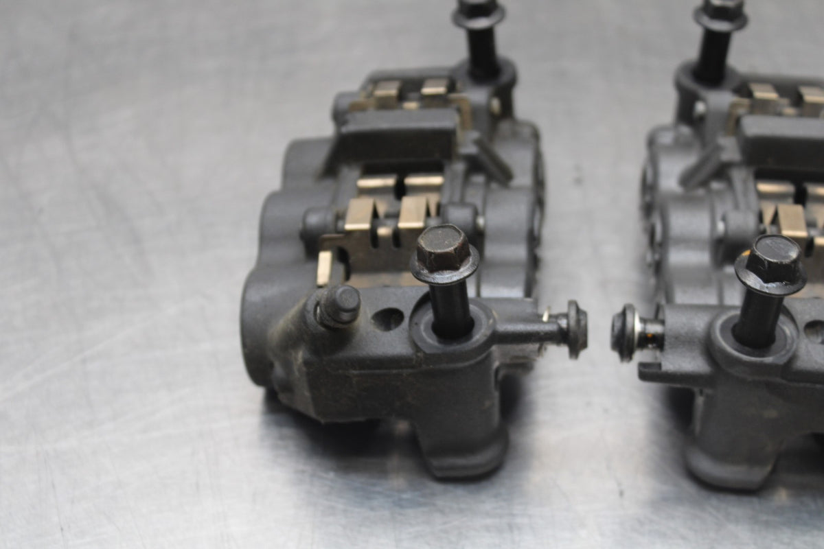 13 YAMAHA YZF R1 RIGHT LEFT FRONT BRAKE CALIPER SET PAIR CALIPERS BB781