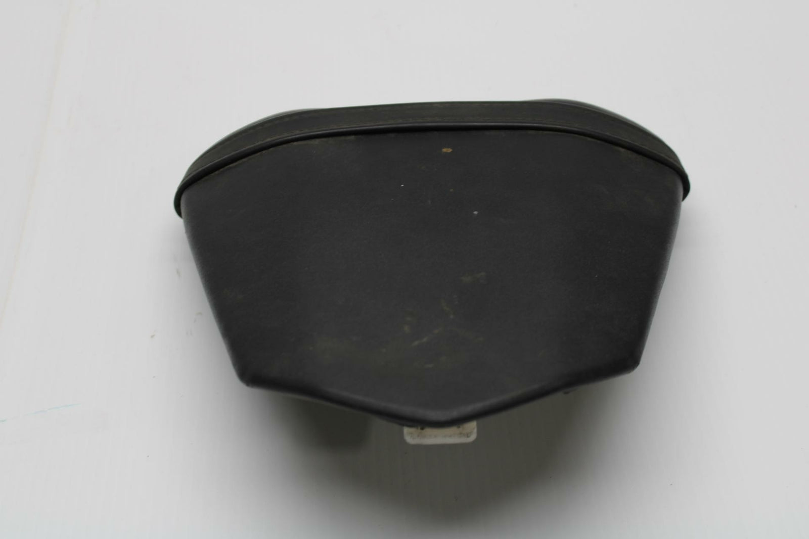 08-16 YAMAHA YZF R6 REAR BACK PASSENGER TANDEM SEAT PAD SADDLE PILLION BB247