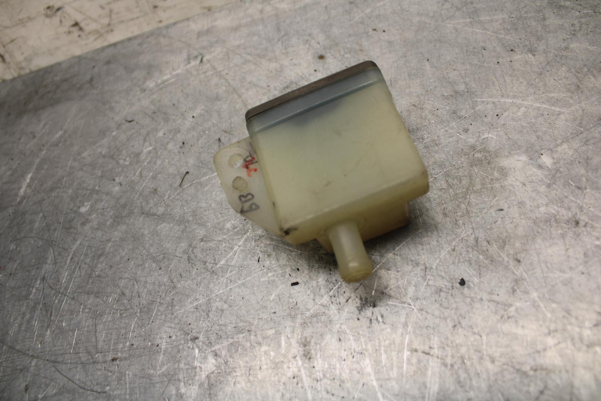 1997 Suzuki GSXR750 REAR BRAKE MASTER FLUID RESERVOIR TANK BOTTLE BB39